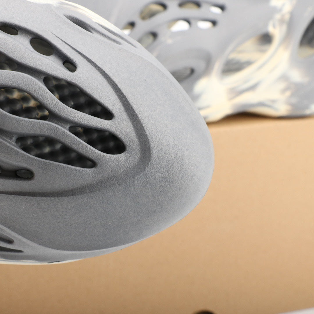 Adidas Yeezy Foam Runner MXT Moon Gray