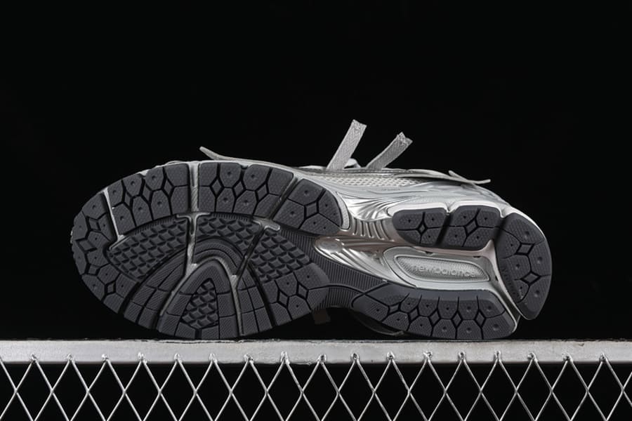 New Balance 1906A Concrete Silver Metallic