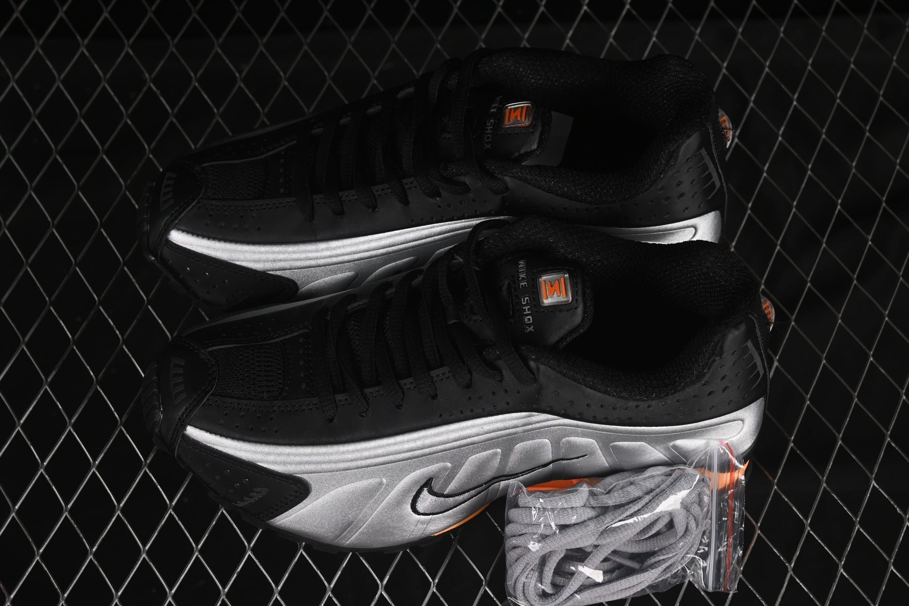 Nike Shox R4 Black Silver Orange