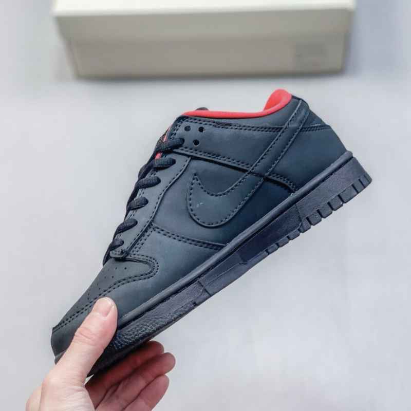 Supreme x Nike SB Dunk Low 94 Black