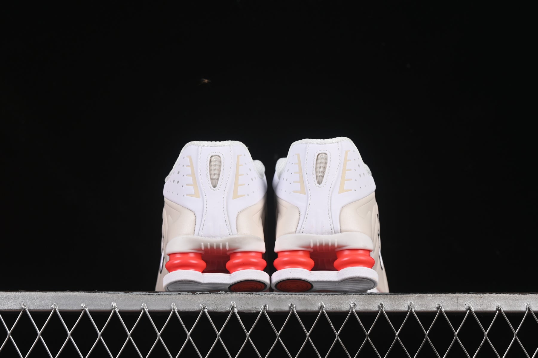 Nike Shox R4 White Phantom