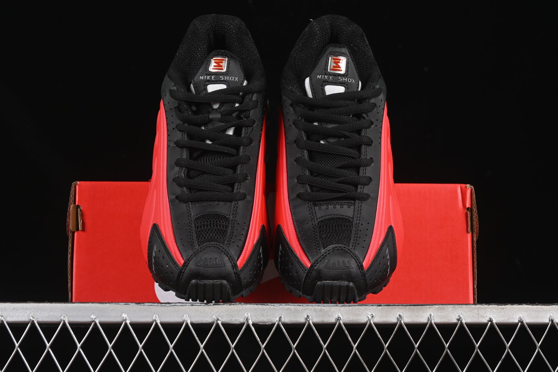 Nike Shox R4 Black Red