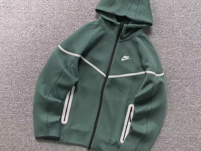 Conjunto Nike Tech Fleece Verde (Reflective)