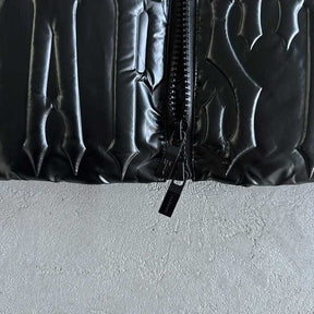 Jaqueta Trapstar Irongate Embossed Puffer Preta