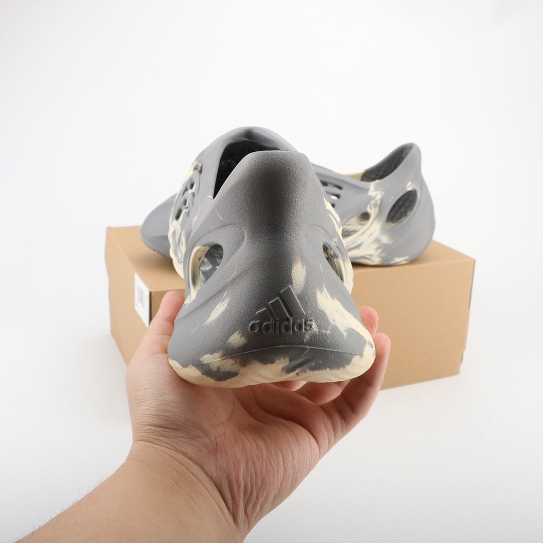 Adidas Yeezy Foam Runner MXT Moon Gray