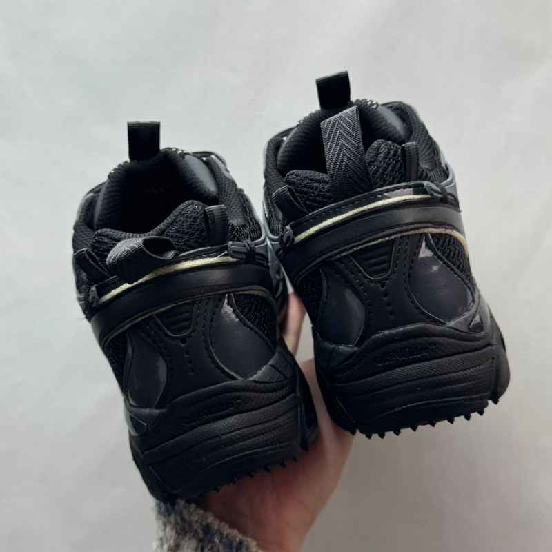 Off-White Be Right Back