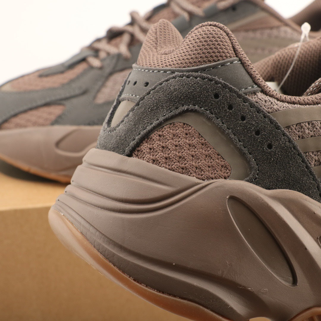 Adidas Yeezy 700 V2 Mauve