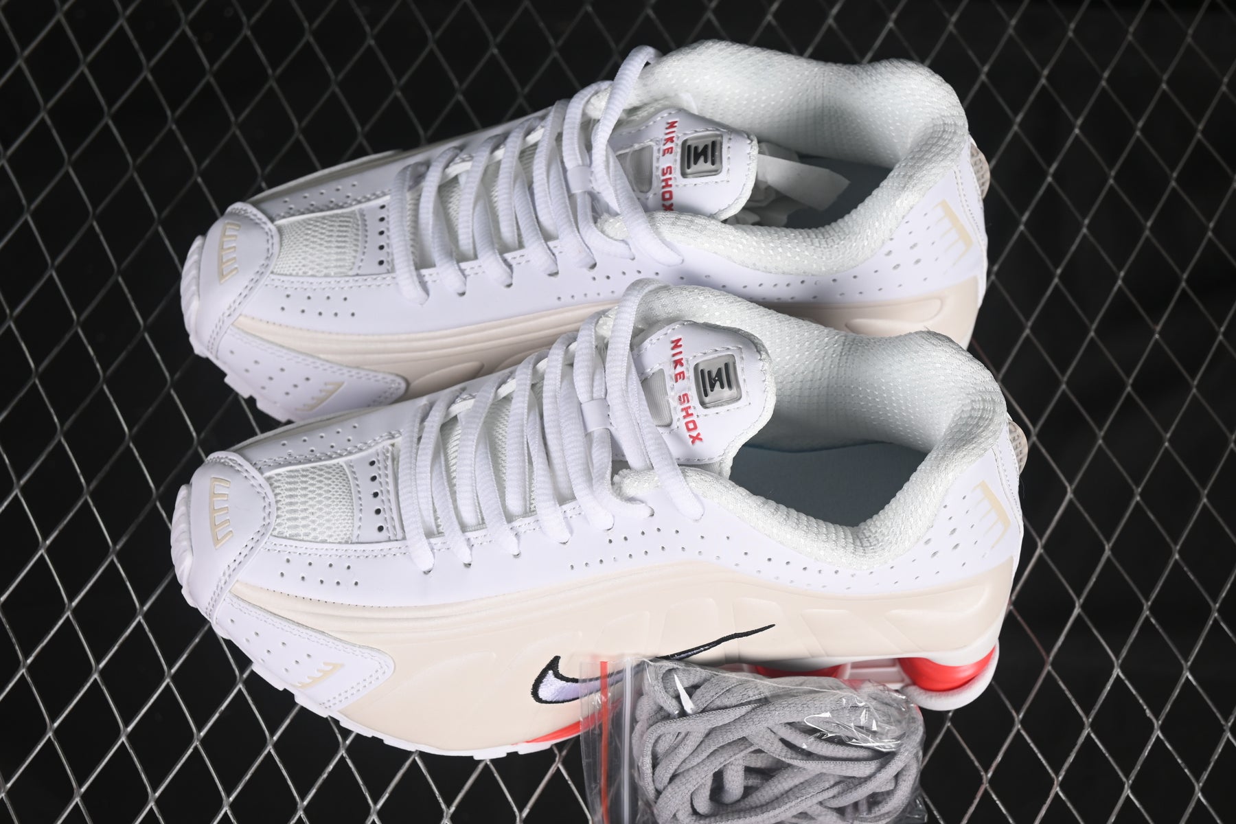 Nike Shox R4 White Phantom