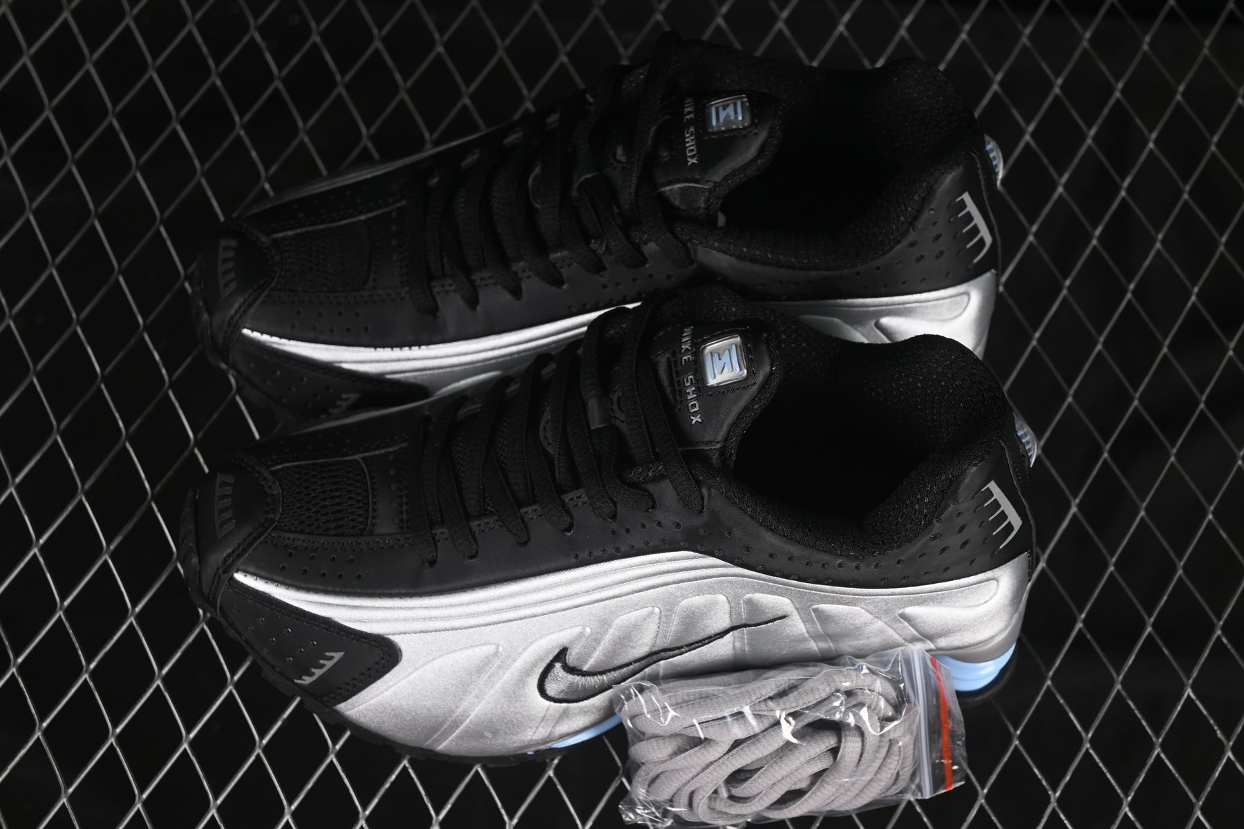Nike Shox R4 Silver Black Psychic Blue