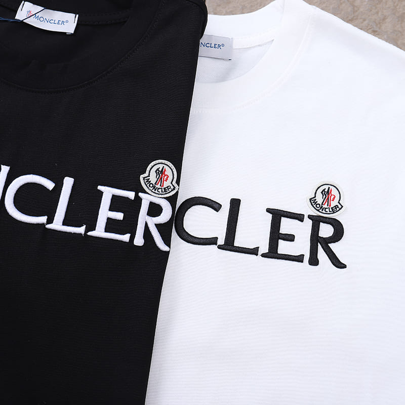 Camiseta Moncler Enfant Logo Preta