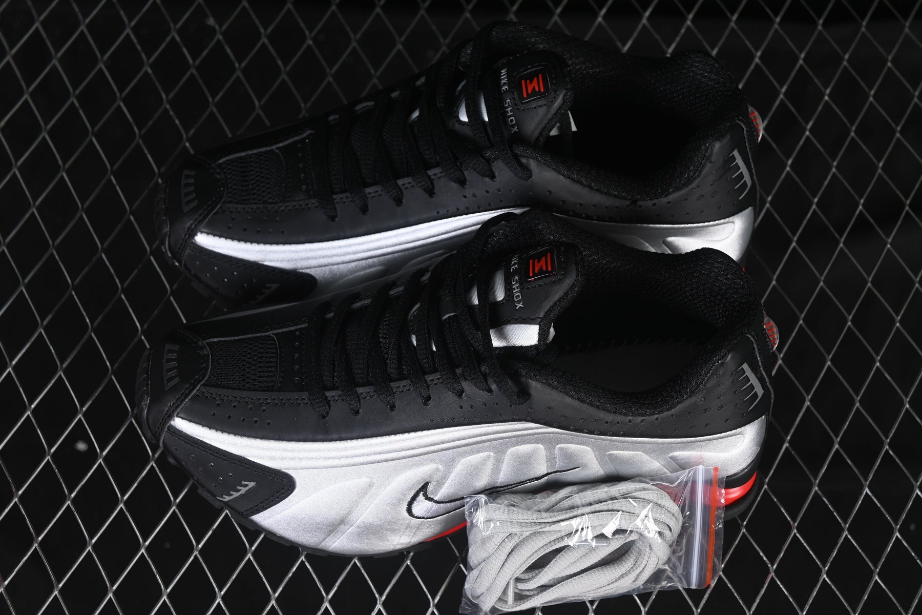 Nike Shox R4 Black Silver Red