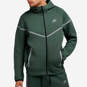 Conjunto Nike Tech Fleece Verde (Reflective)