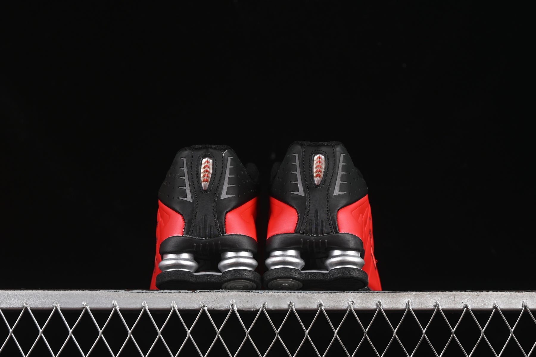 Nike Shox R4 Black Red