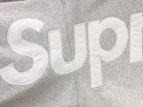 Moletom Supreme Satin Appliqué Cinza