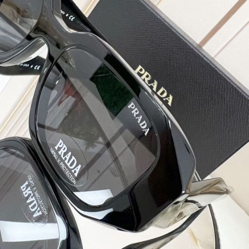 Óculos Prada PR 17WS Preto