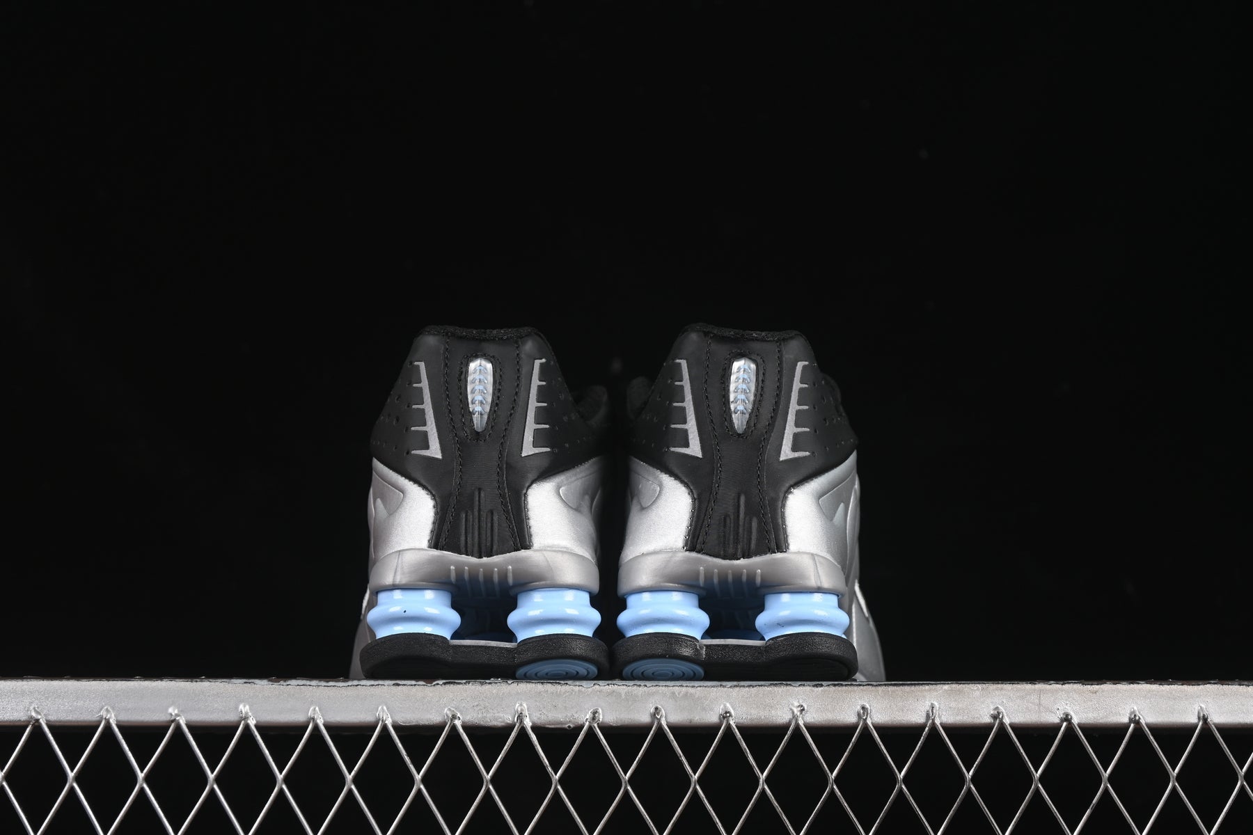 Nike Shox R4 Silver Black Psychic Blue