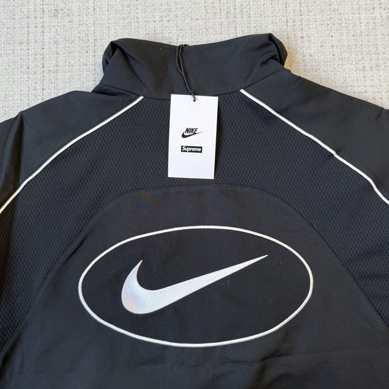 Jaqueta Supreme x Nike Track Purple