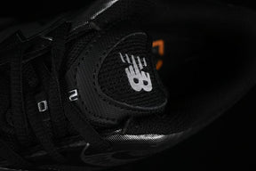 New Balance 2000 Black Grey