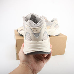 Adidas Yeezy 700 V2 Cream