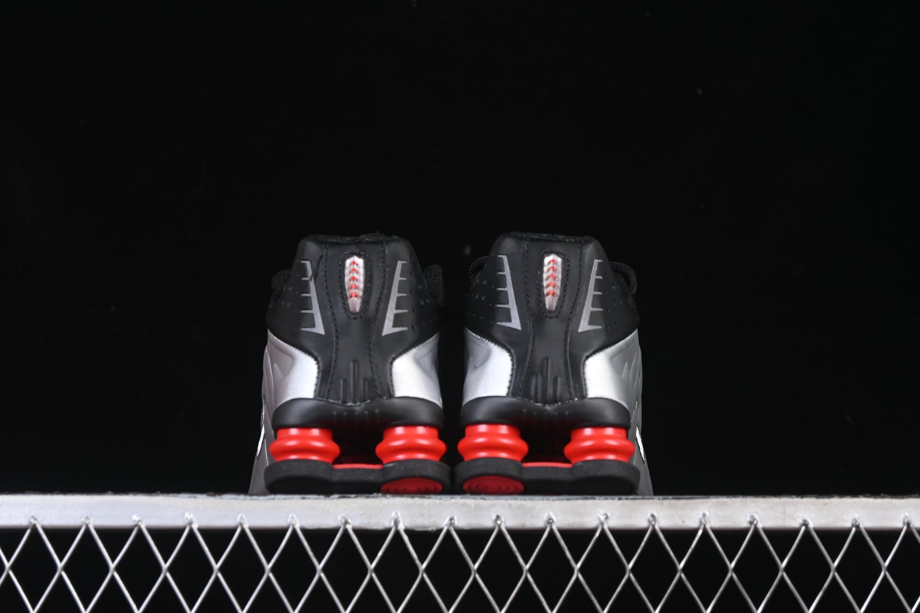 Nike Shox R4 Black Silver Red