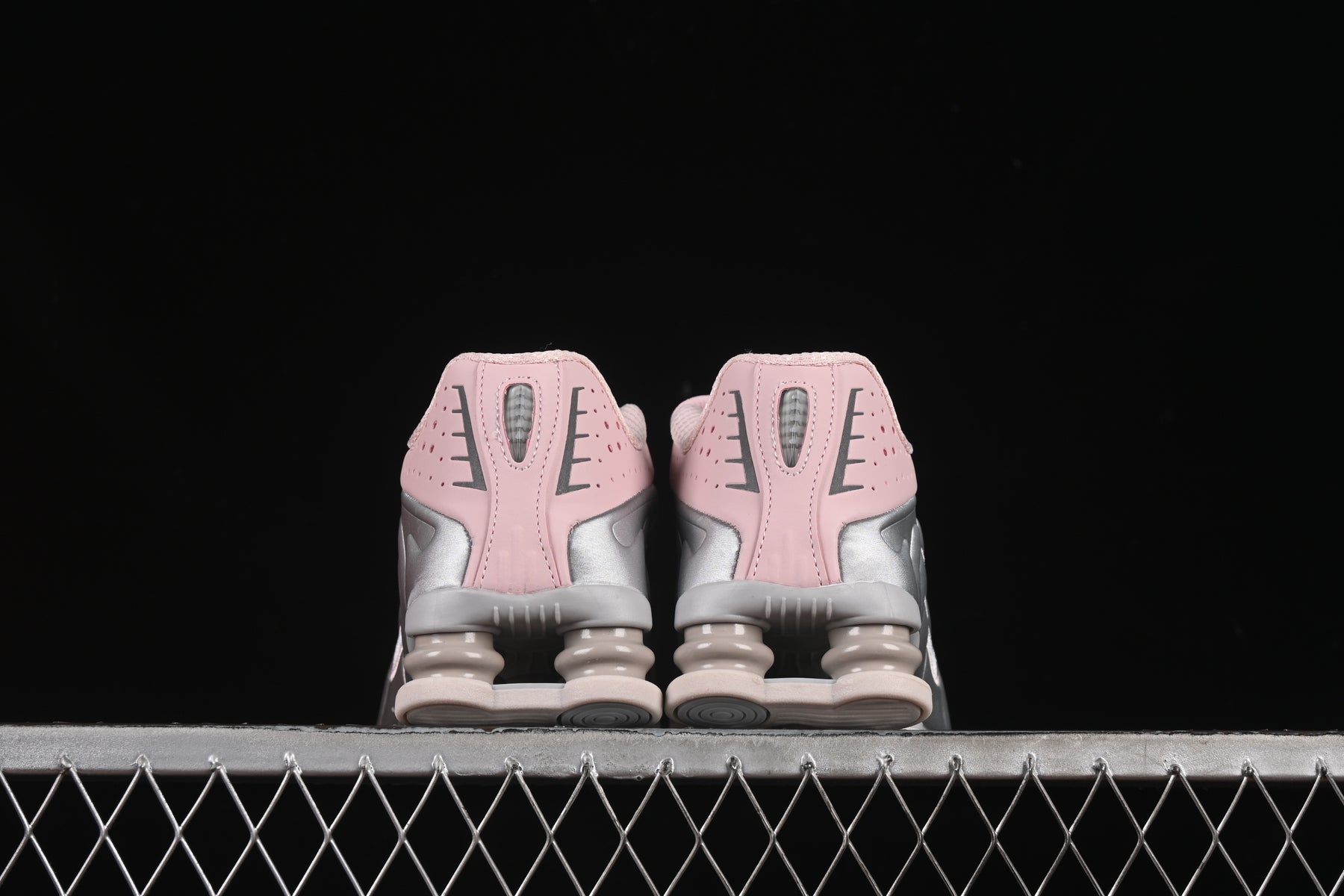 Nike Shox R4 Barely Rose