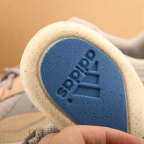 Adidas Yeezy 700 V2 Cream